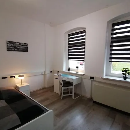 Ferienwohnung Und Zimmervermietung Zur Alten Post Claussnitz Exterior photo